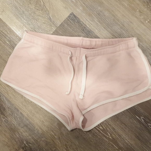Light pink shorts - Picture 2 of 2